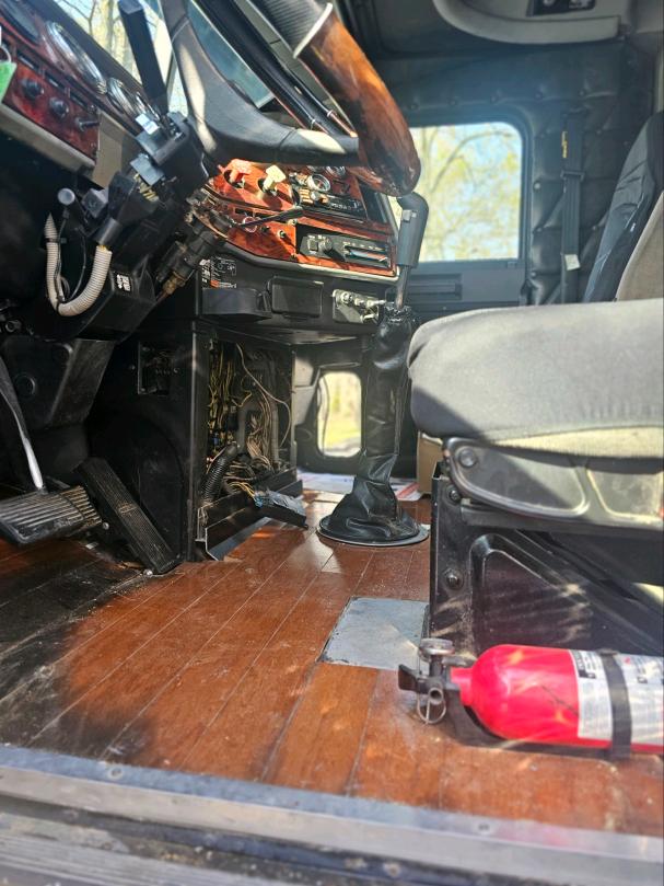Freightliner DS Convention Classic XL