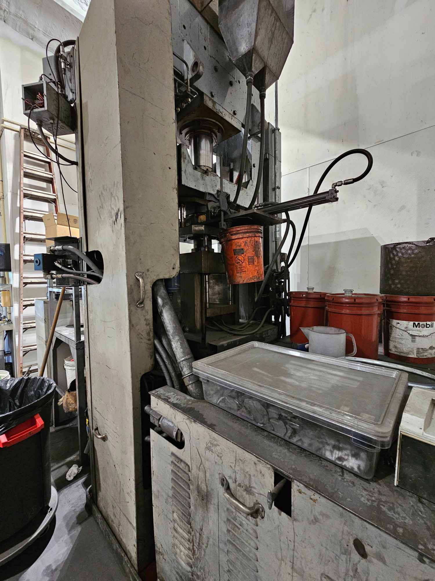 220 Ton Bussman HPM200 S Press