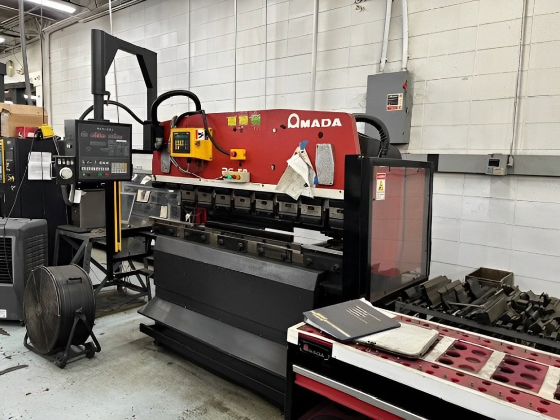 55 Ton x 6.5' Amada RG-50 CNC Press Brake