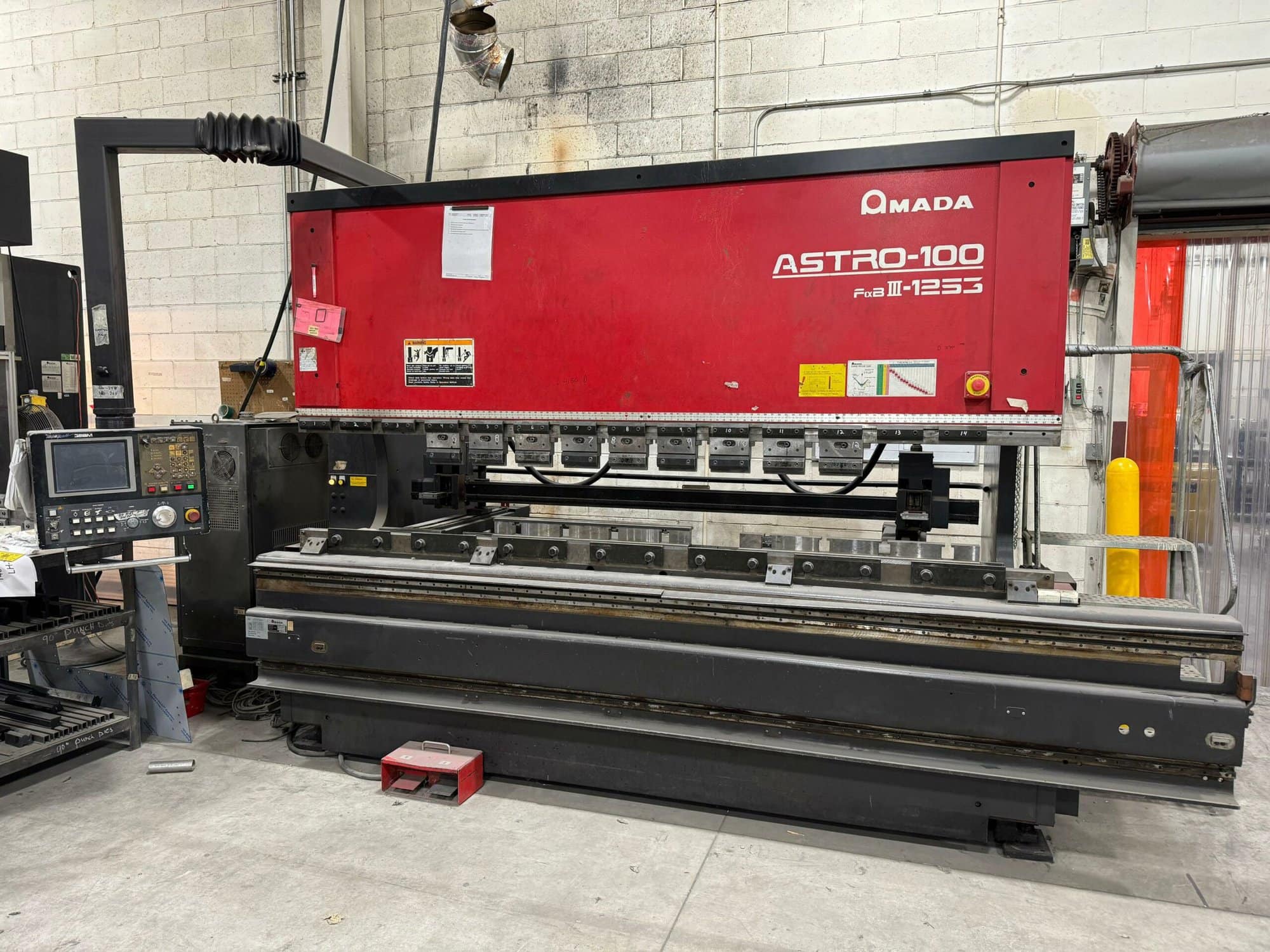 125 Ton x 10' Ton Amada Astro 100 FDBIII 1253 CNC Hydraulic Press Brake