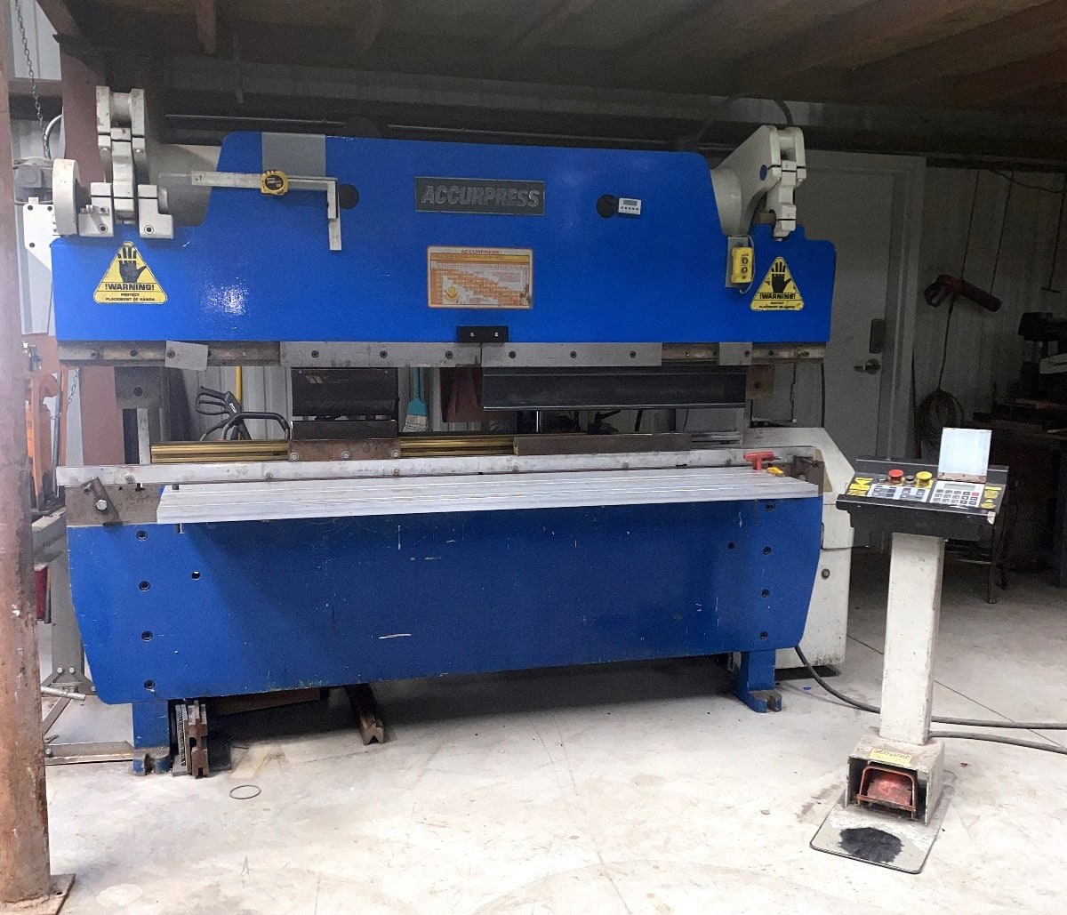 60 Ton x 8' Accurpress 7608 Press Brake