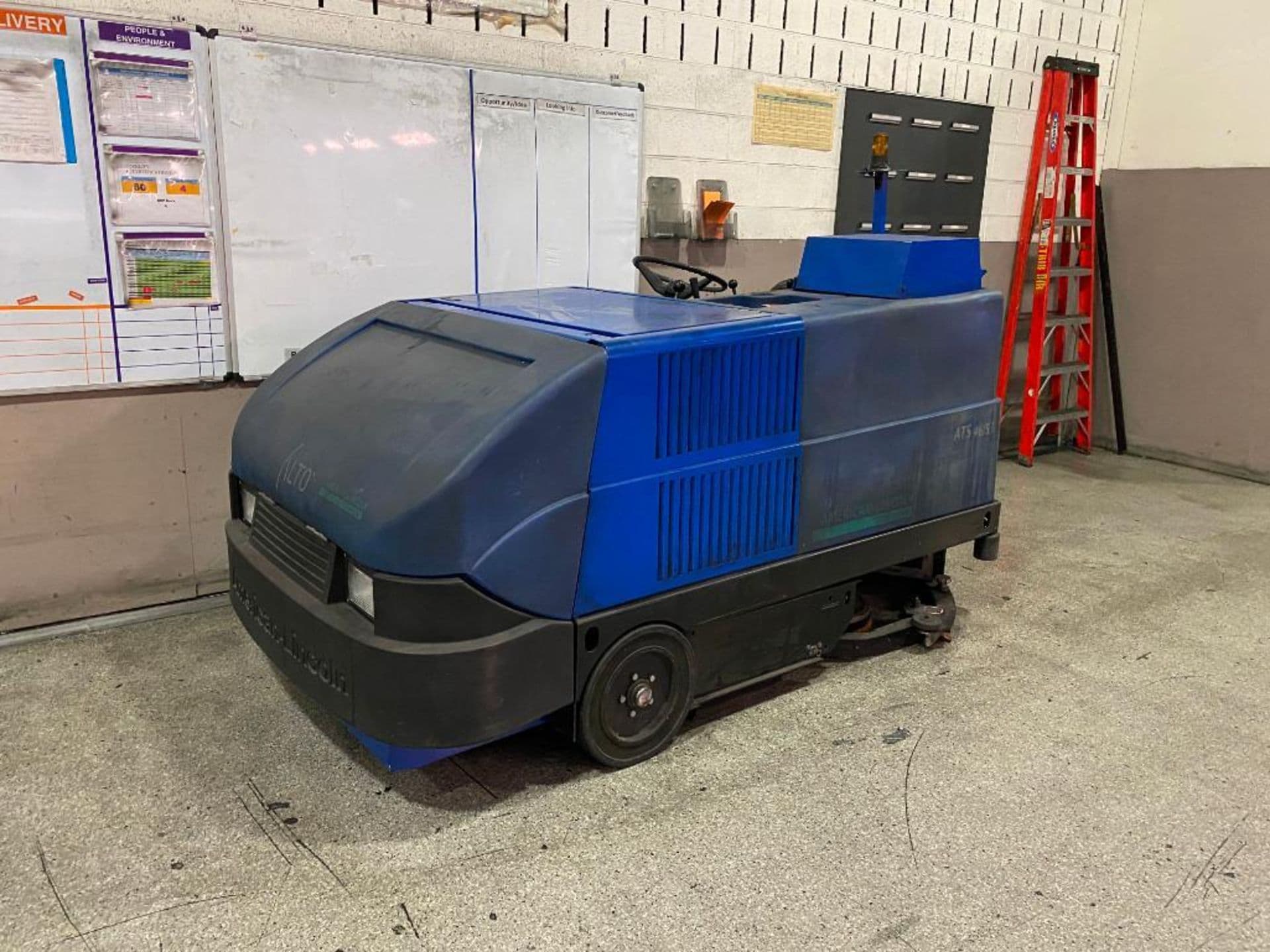 2002 american lincoln floor scrubber model 505-814 lpg sn 680975 2002 american lincoln floor scrubber model 505-814 lpg sn 680975