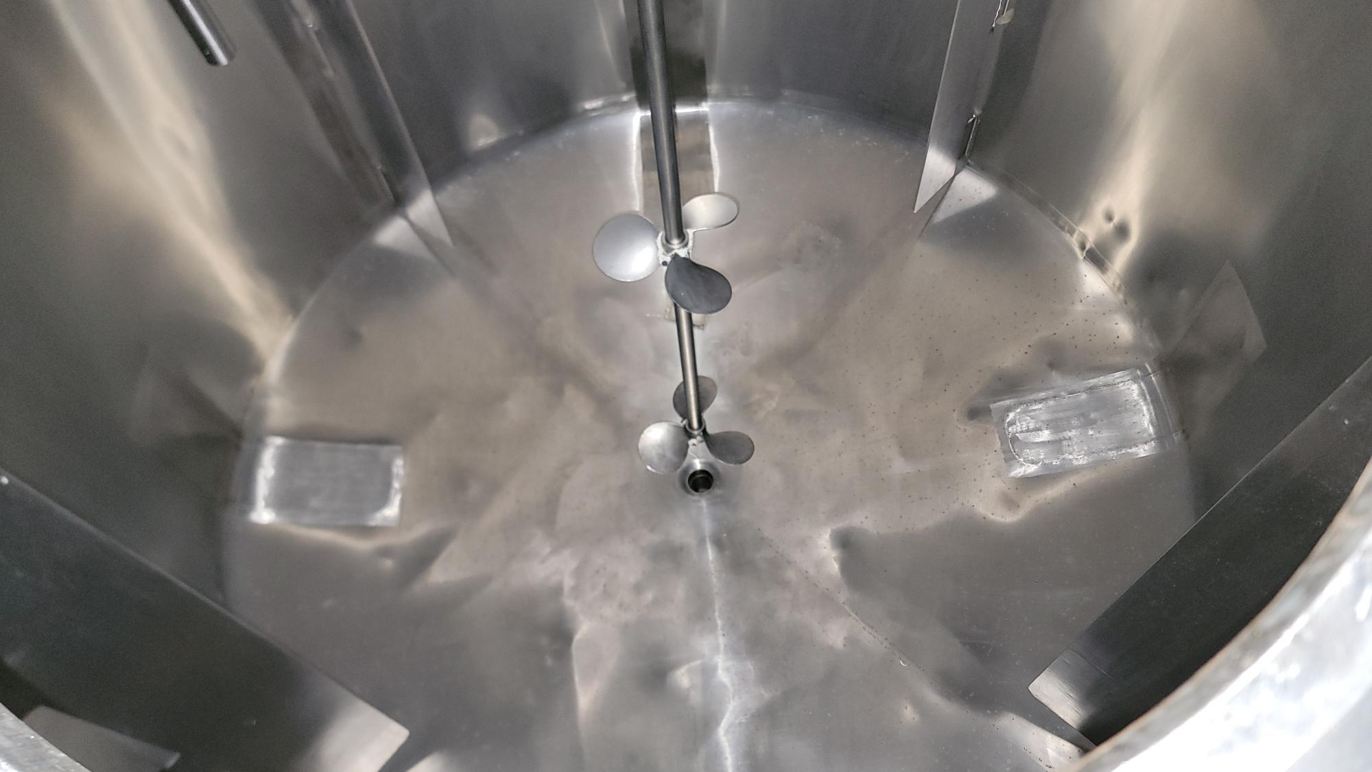 1,500 Gallon Stainless Steel Mix Tank
