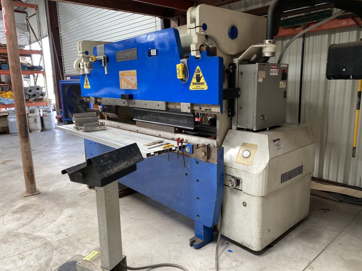 60 Ton x 8' Accurpress 7608 Press Brake