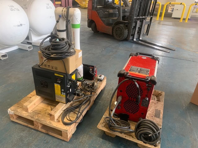Lincoln Electric PowerWave R450 Welder W/ Fanuc Robot Arm CRX-10iA/L