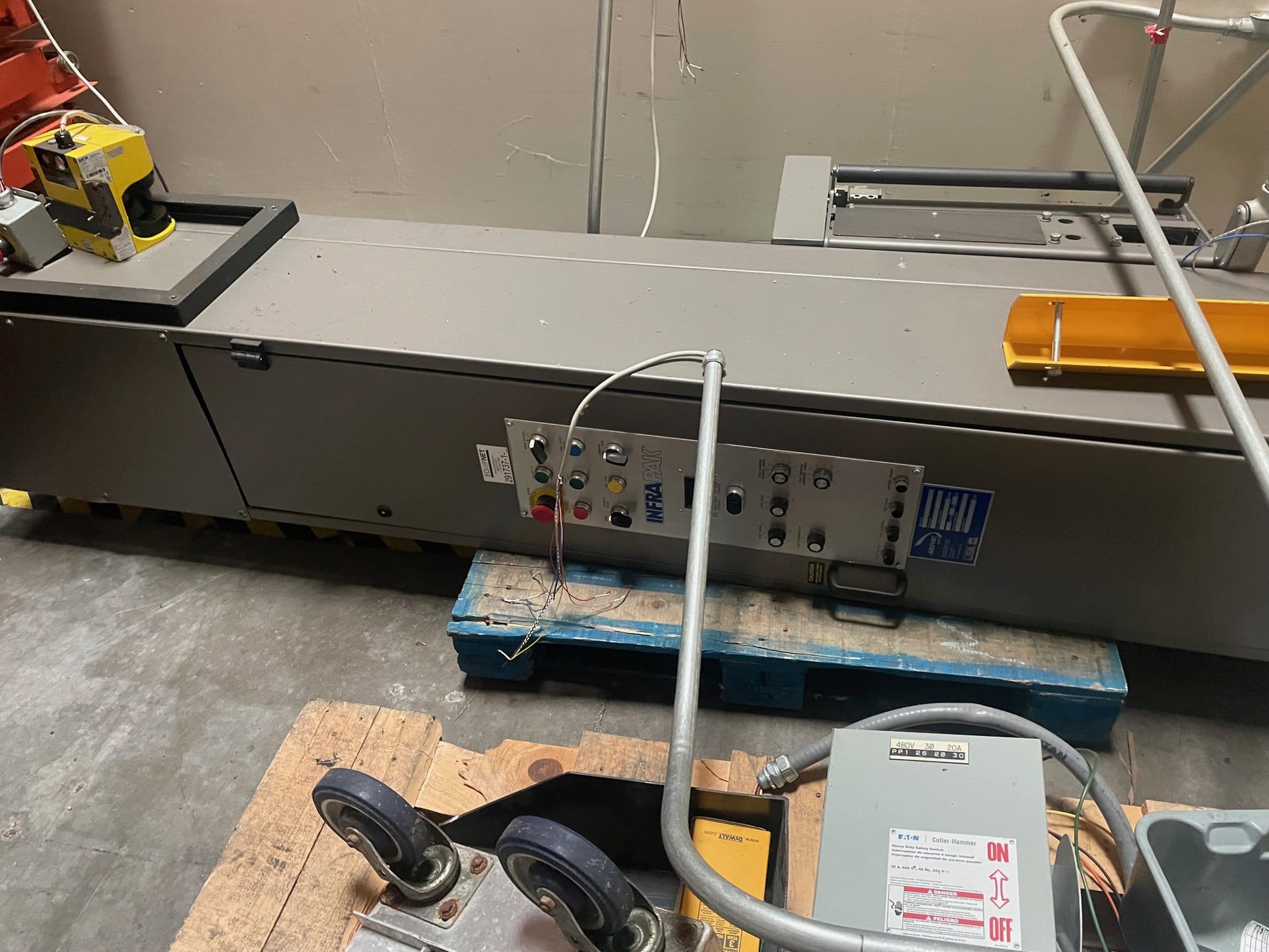 Arpac Pro Series SW-4026-L Pallet Wrapper w/ Dual Clamp Pallet Inverter