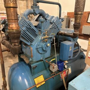 25 HP Quincy Air Compressor With Hankison International PS150 Air Dryer