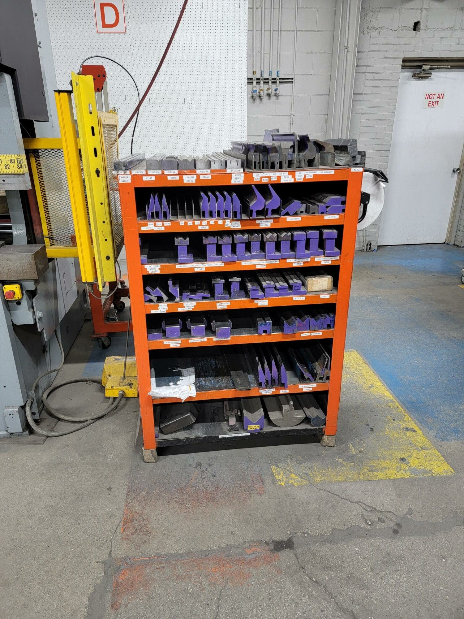242 Ton x 14' Amada HFB2204 CNC Press Brake