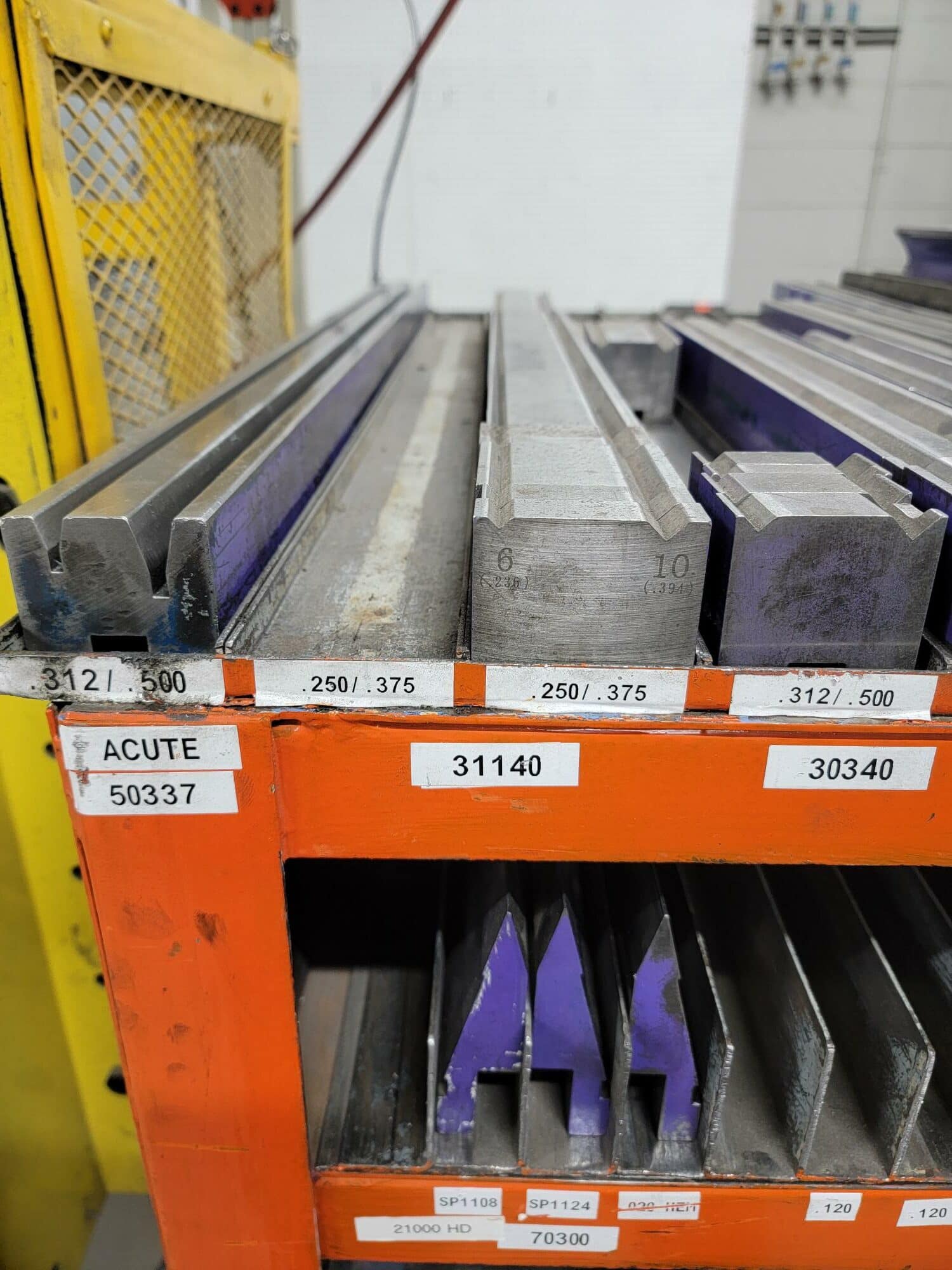 242 Ton x 14' Amada HFB2204 CNC Press Brake