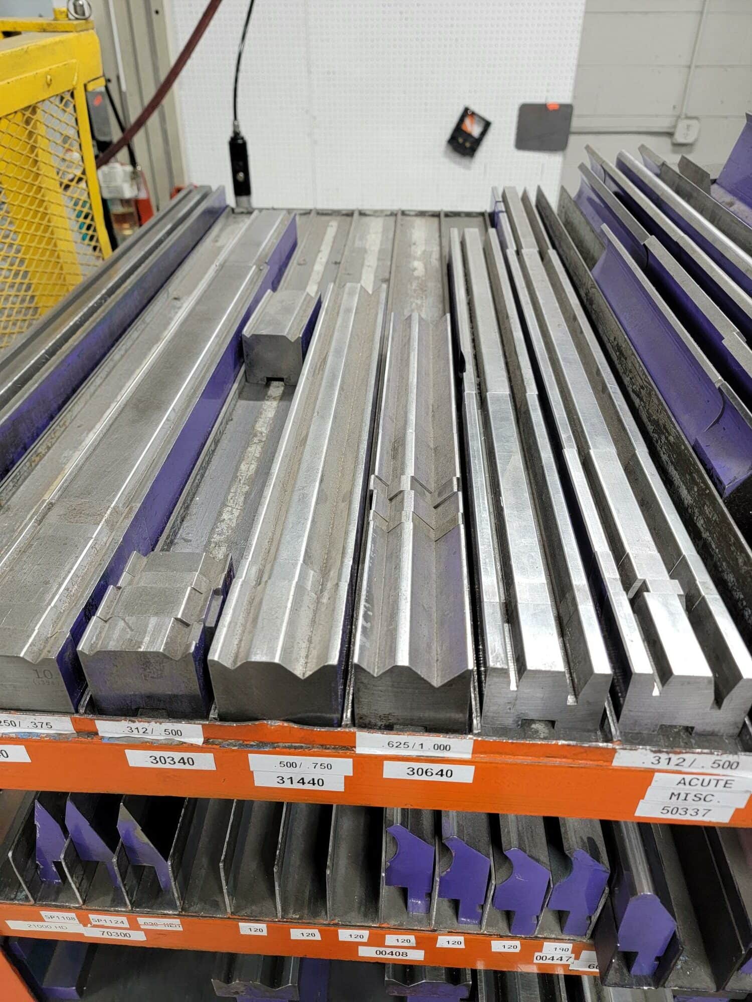 242 Ton x 14' Amada HFB2204 CNC Press Brake