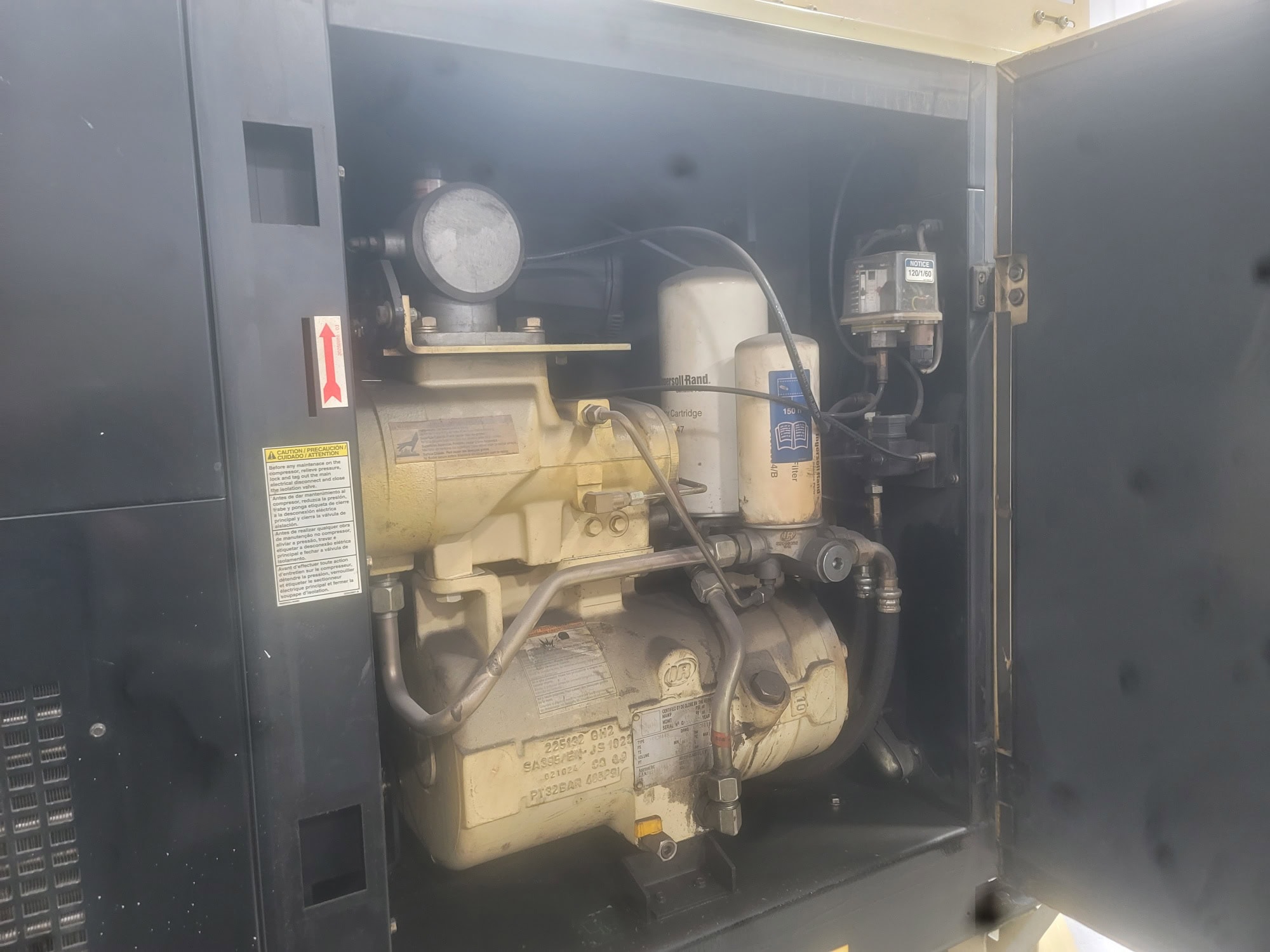 25 HP Ingersoll Rand UP6-25-125 Rotary Screw Air Compressor