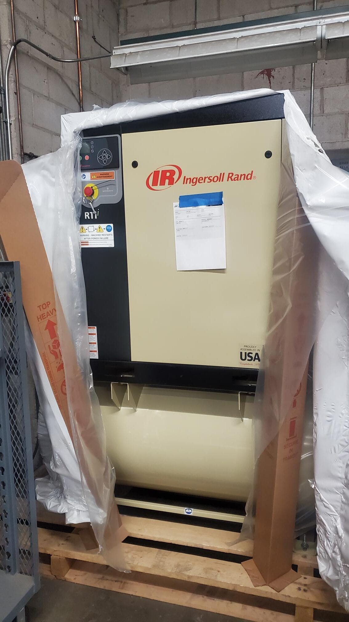 15 HP. Ingersoll Rand R11i Air Compressor