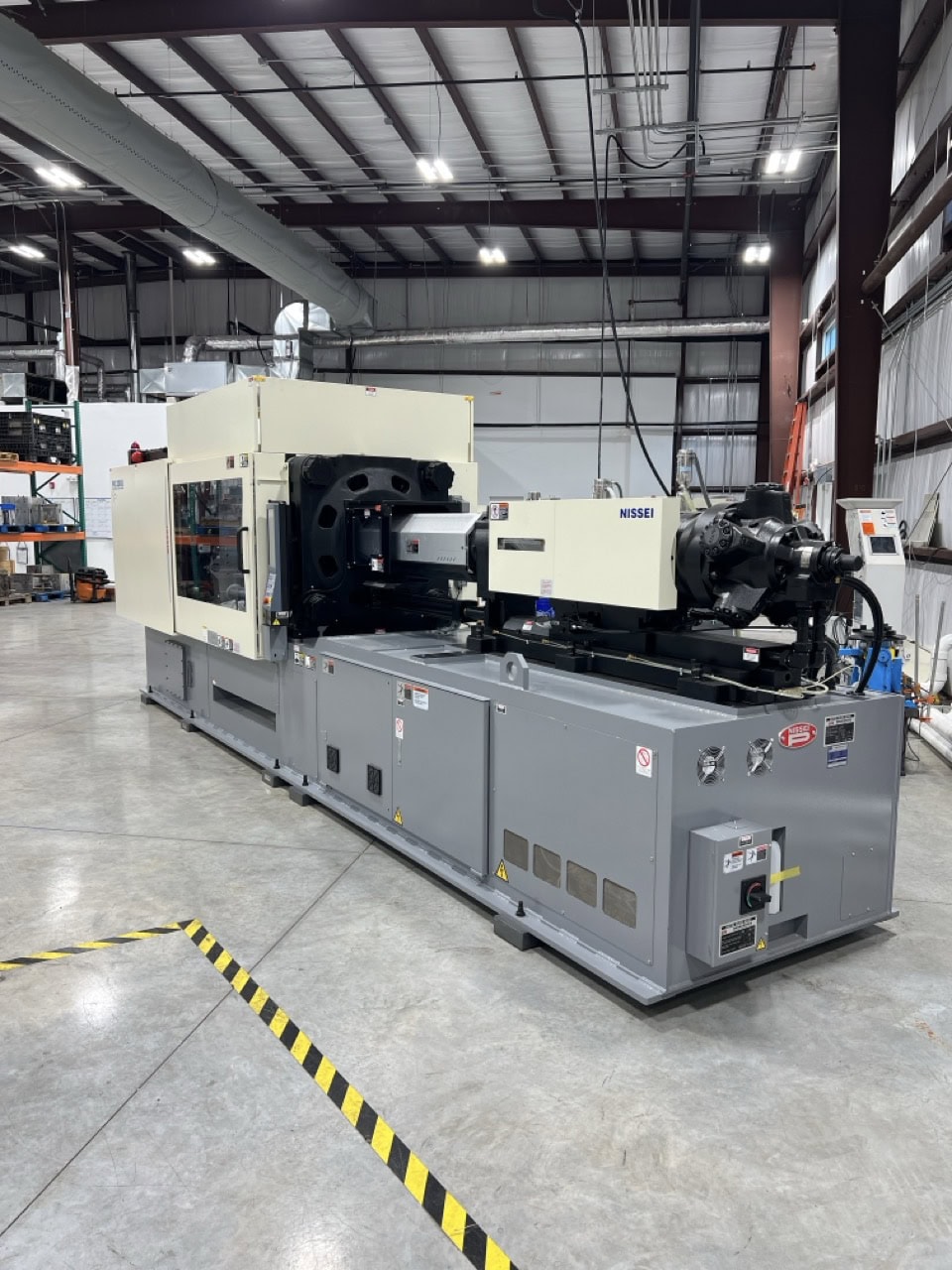 Nissei FNX-280III 100A Injection Mold Machine