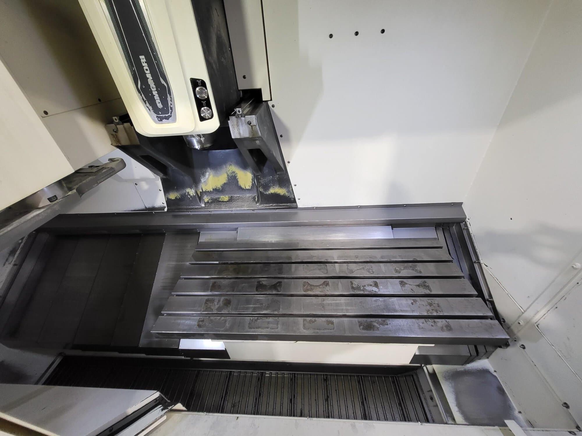 DMG MORI CMX 1100V VMC