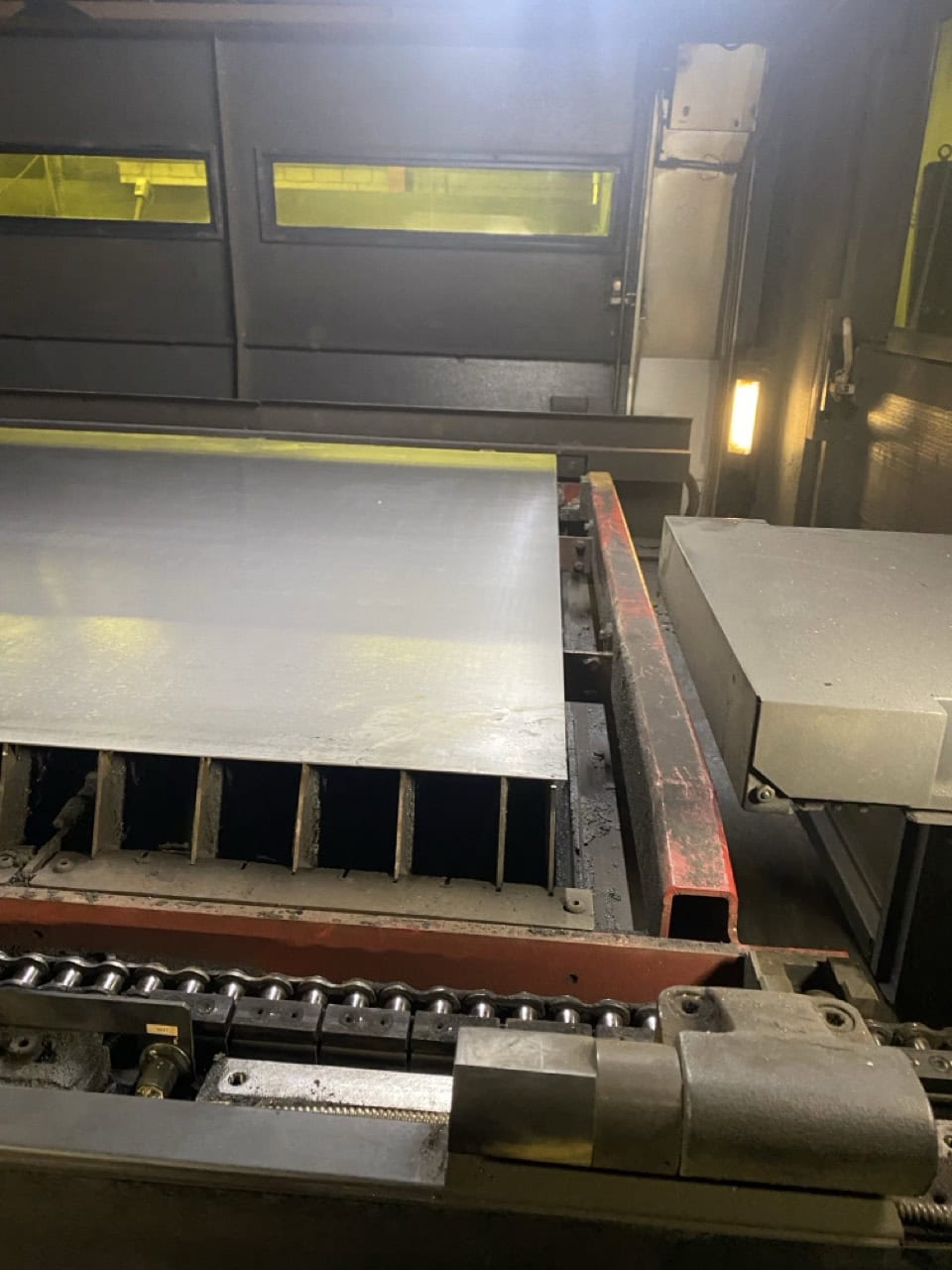 3000 Watt Amada Ensis 3015 AJ Fiber Laser