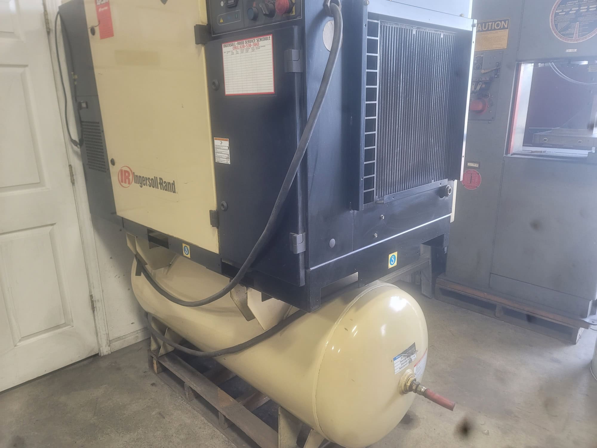 25 HP Ingersoll Rand UP6-25-125 Rotary Screw Air Compressor
