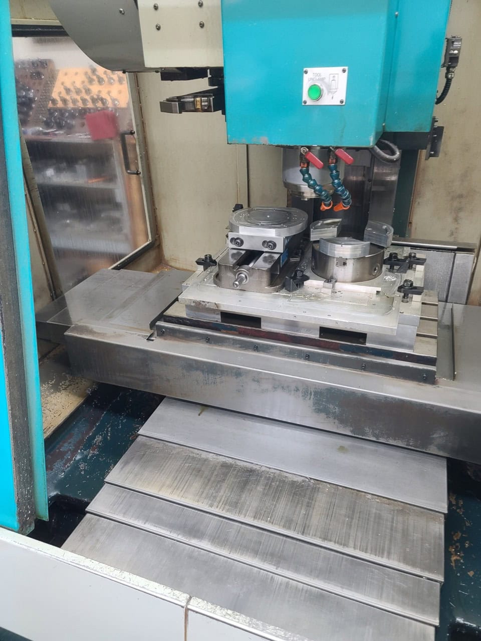 Akira Seiki SV600 CNC VMC, 1998 - New Spindle - Image 11