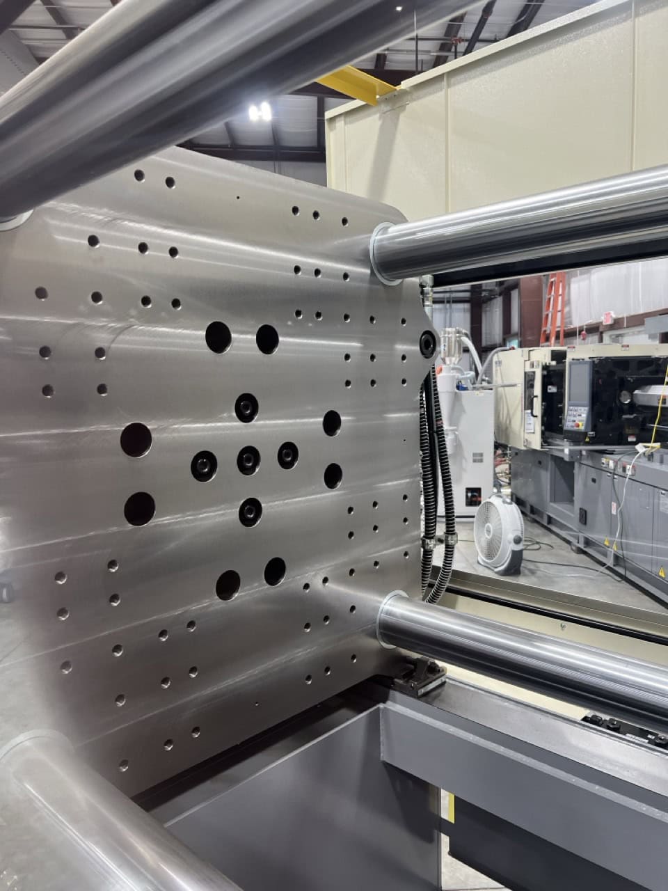 Nissei FNX-280III 100A Injection Mold Machine