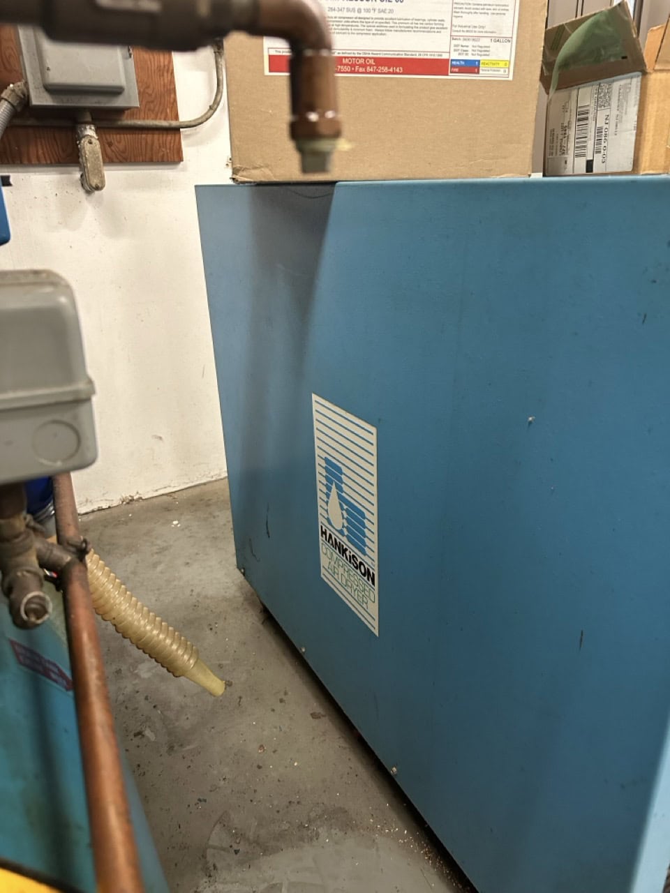 25 HP Quincy Air Compressor With Hankison International PS150 Air Dryer