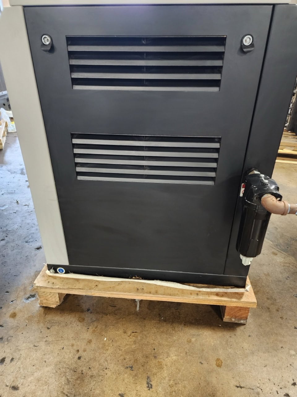 20 HP ELGi EN15-125 Rotary Screw Air Compressor
