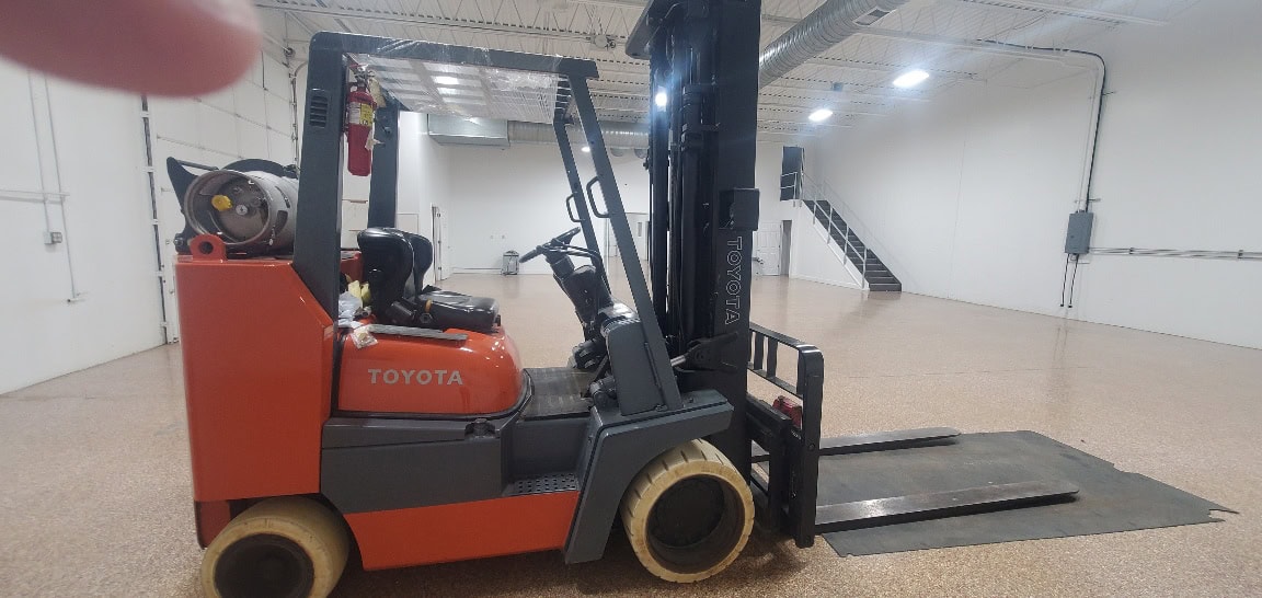 9000 lbs. Toyota BCS Cushion Tire 3 Stage Propane Forklift