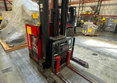 raymond easi dr25tt electric standing forklift