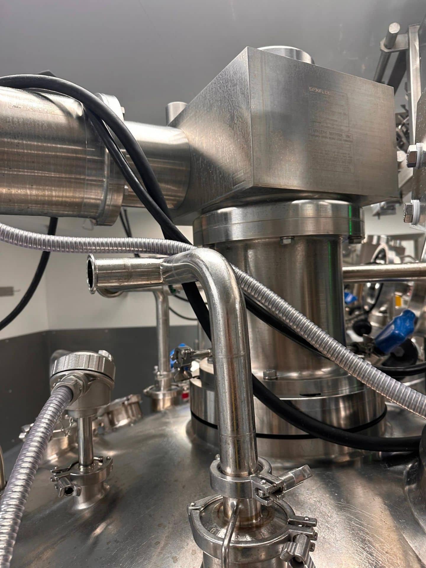 225 Gallon Holloway / Precision 316L Stainless Steel Reactor, 2019 - Dual Agitation, Sweep/Turbine - Image 5