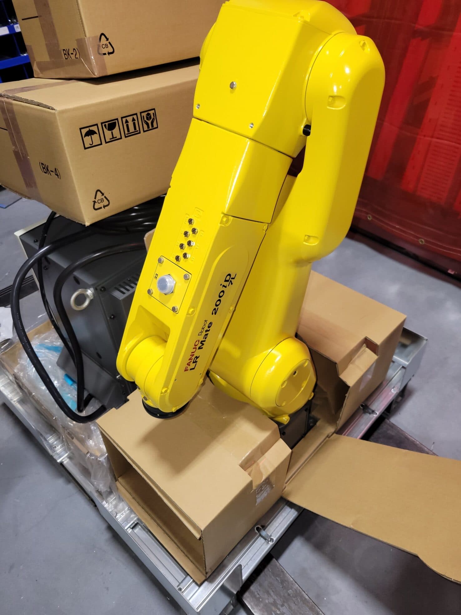 Fanuc LR Mate 200iD/7L 6-Axis Compact Robot w/7kg Payload, 2021 - (New in box)