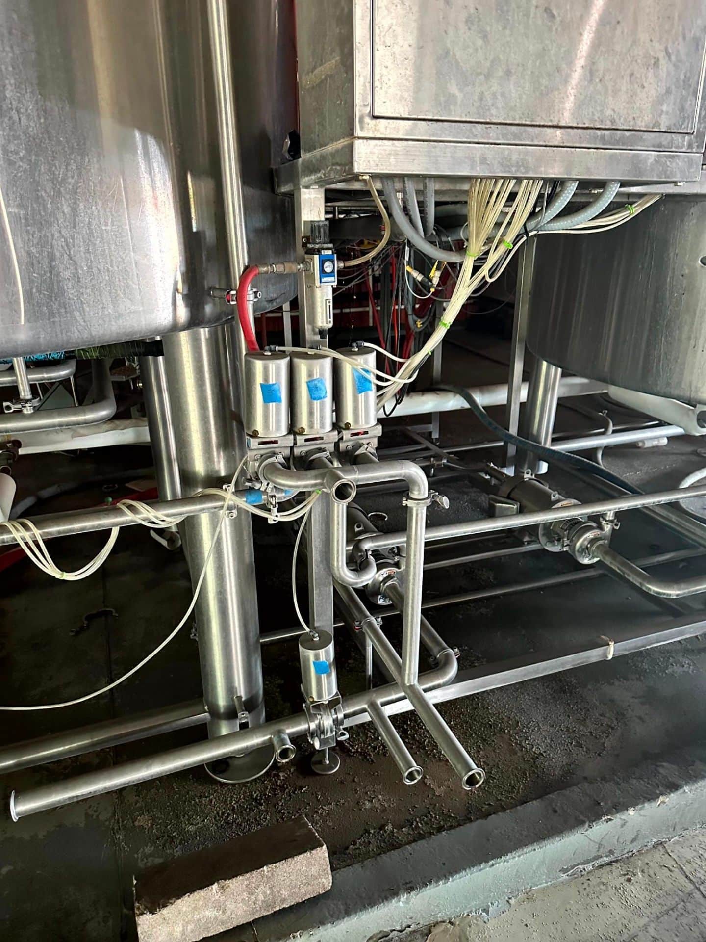 Alpha Brewing Operations 30 Barrel 2 Vessel Brew System, Grist Case and Oversized Heat Exchanger, 2015 - Image 14