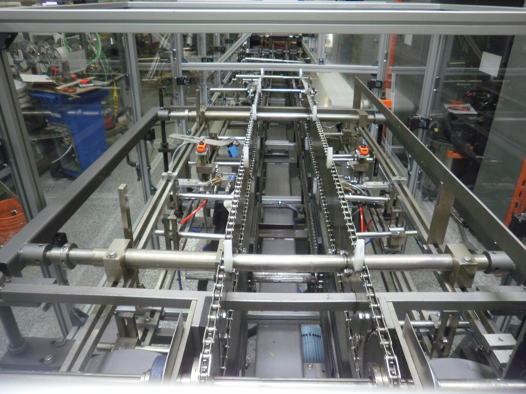 Langen B1-MG Semi-Automatic Pizza Cartoner, 2023 - Rebuilt controls, Nordson Vista 3400 Glue System with Guns - Image 2