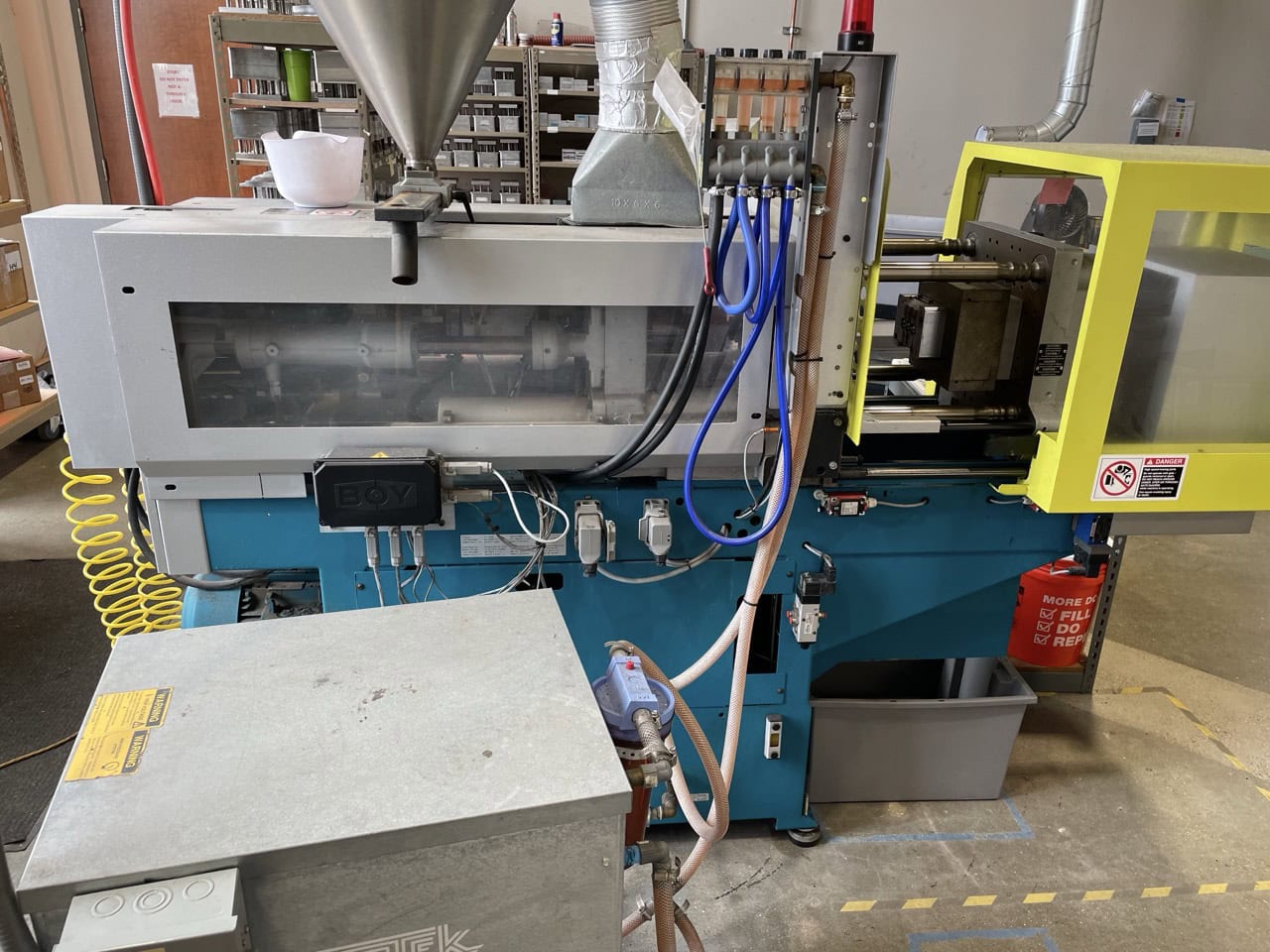 35 Ton 1.0 oz Boy 35A Injection Molding Machine, 2009 - Two Screws, New Barrel Heaters, Chiller - Image 2