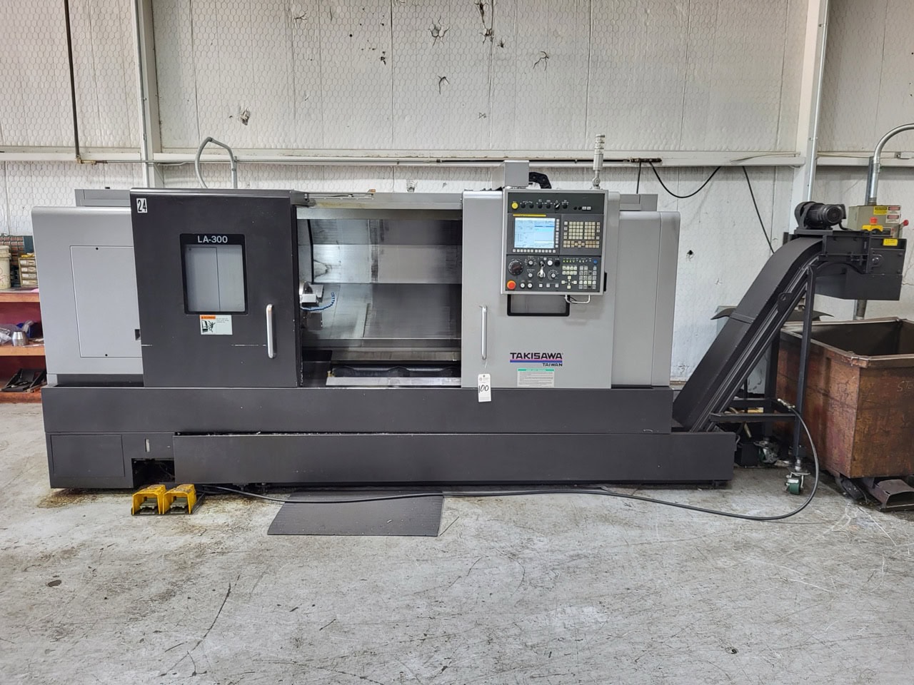 Takisawa LA-300 CNC Lathe, 2018 - Fanuc OI-TF Control, Tailstock, Chip Conveyor - Image 4