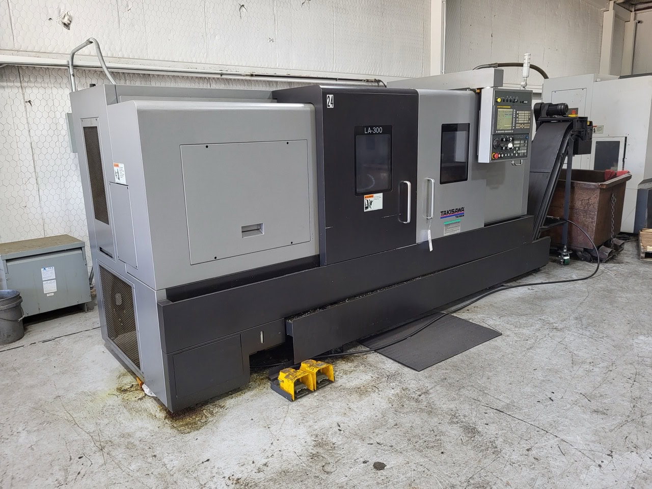 Takisawa LA-300 CNC Lathe, 2018 - Fanuc OI-TF Control, Tailstock, Chip Conveyor - Image 9