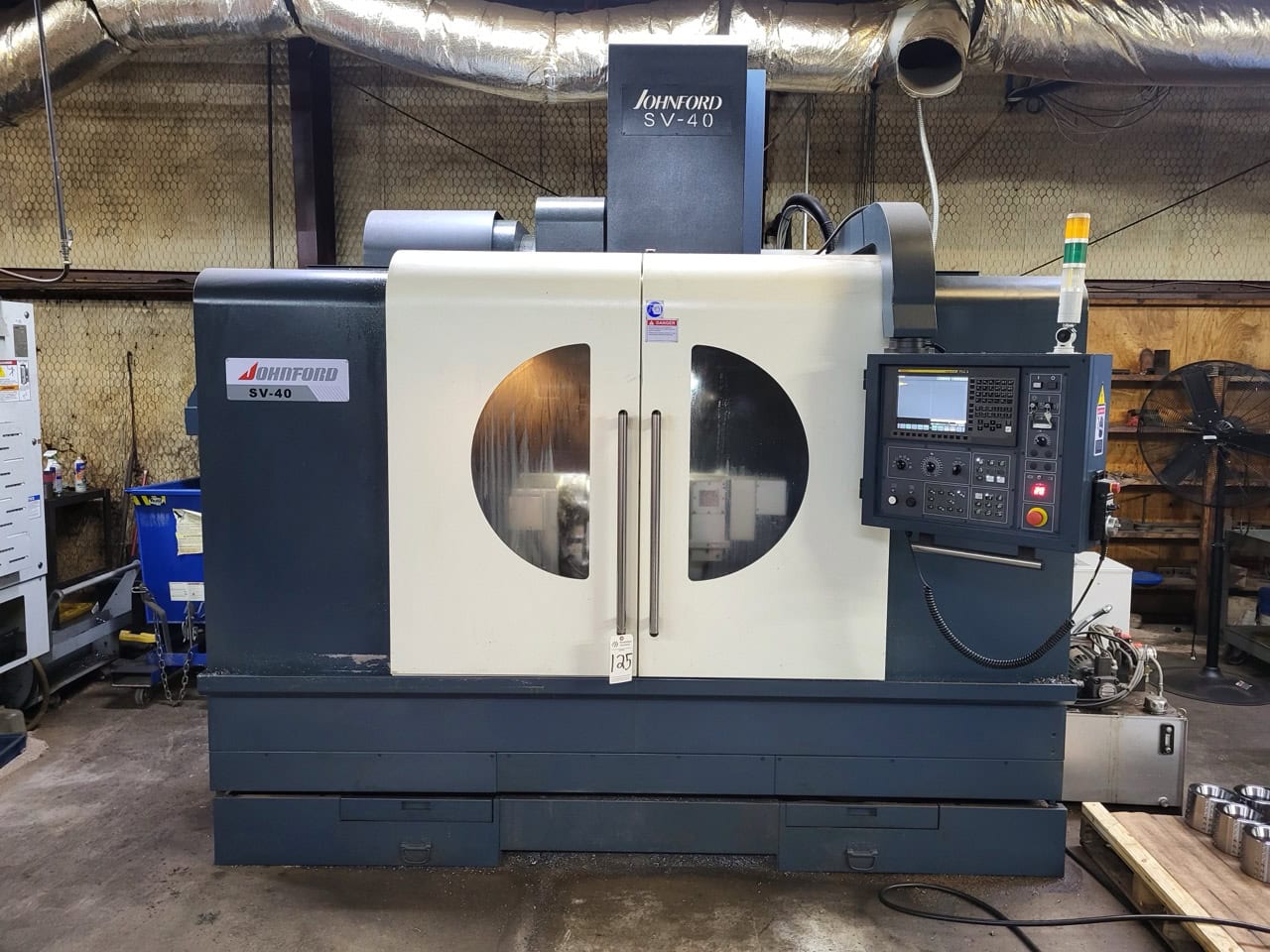 JOHNFORD SV-40 VMC, 2020 - With 4th/5th axis, Chip Conveyor