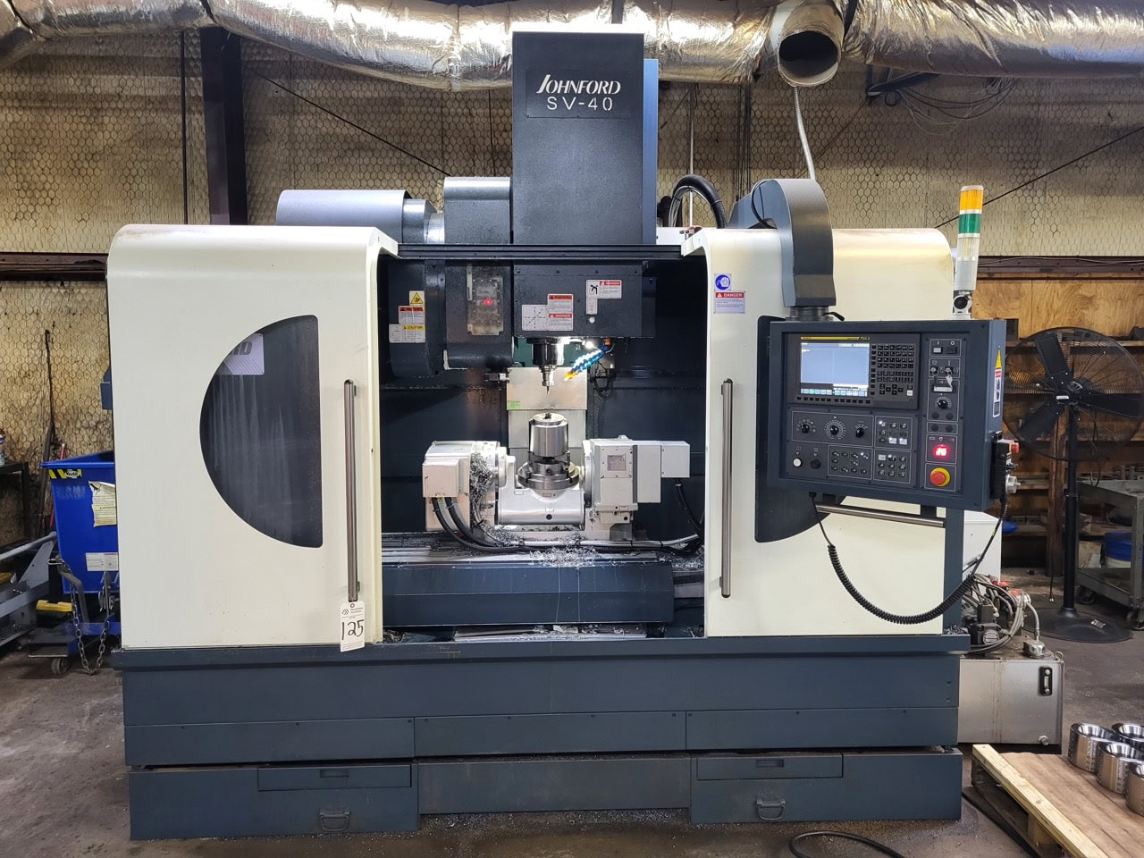 JOHNFORD SV-40 VMC, 2020 - With 4th/5th axis, Chip Conveyor - Image 3