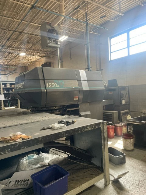 33 Ton Strippit 1250 H/30 Turret Punch (Includes Tooling) - Image 3