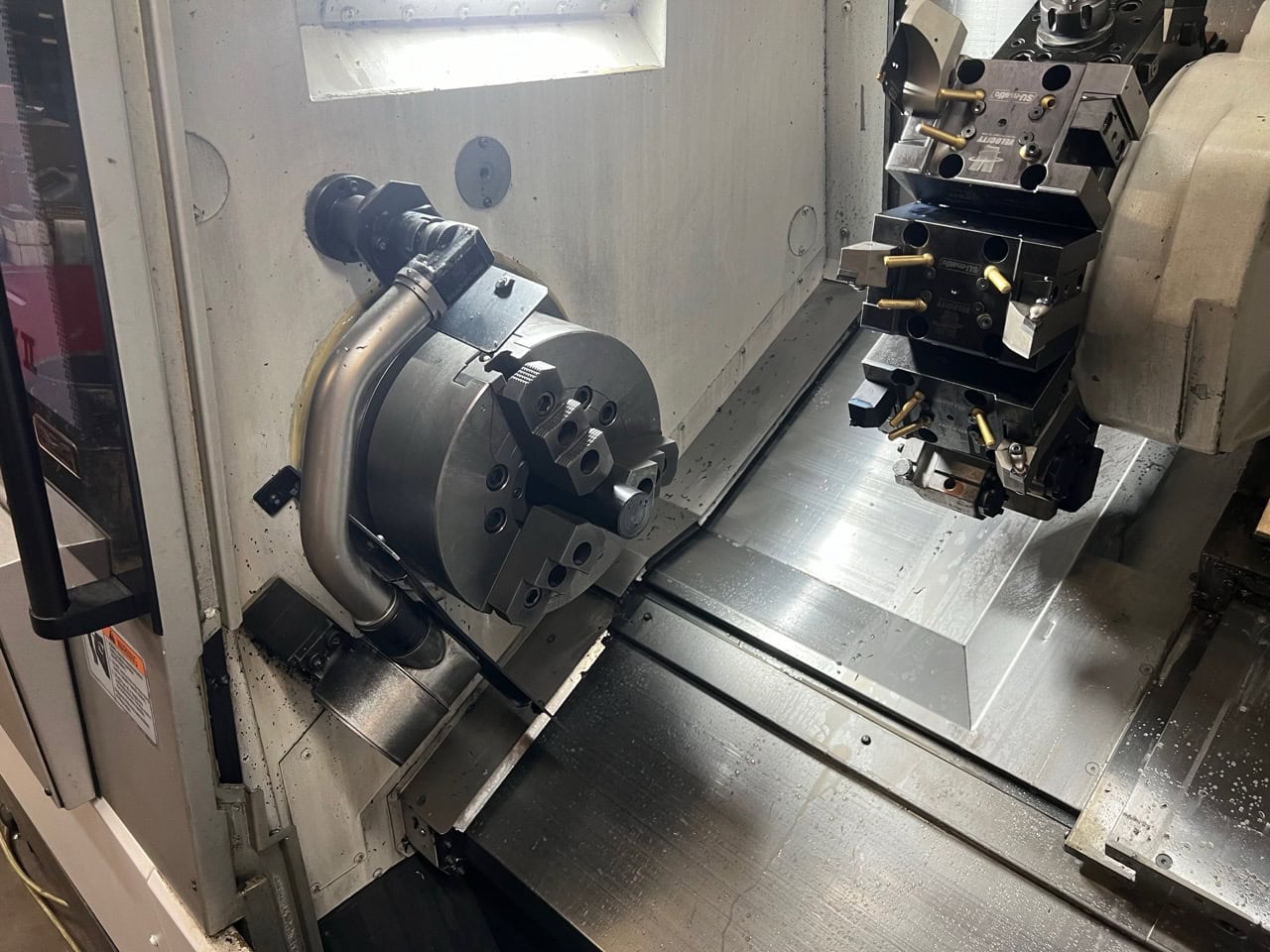 Okuma LB-3000EXII-MYW/800 CNC Lathe, 2019 - Low Hours, Sub Spindle, Y Axis, Tooling, Chip Conveyor, 12" Chuck - Image 3