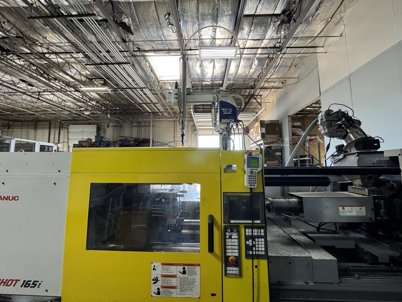 165 Ton 8oz Cincinnati Roboshot Milacron, 2000 - 29.5" x 29.5" Platen - Image 3