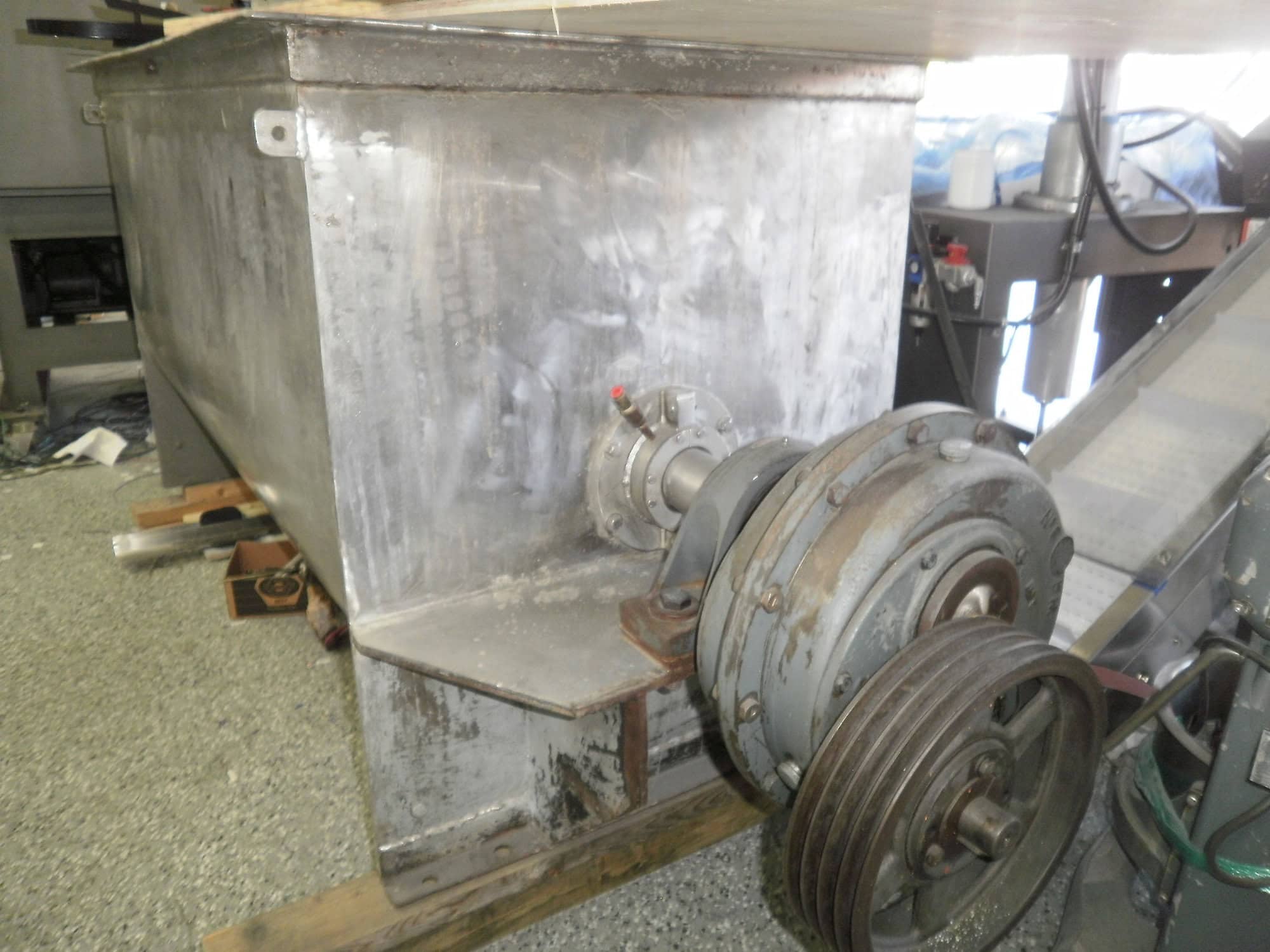 35 Cubic foot Stainless Steel Double Ribbon Blender- 3/8" thick Ribbons, 260 gallon Tank - Image 2