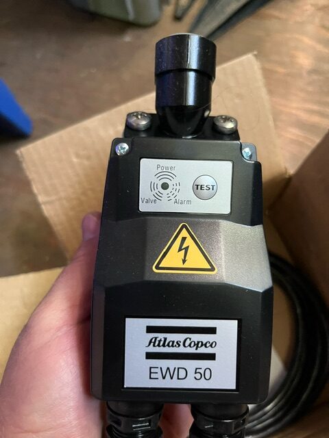 20 HP Atlas Copco G15L FF Air Compressor w/ integrated dryer, 2021 - NEVER USED - Image 4
