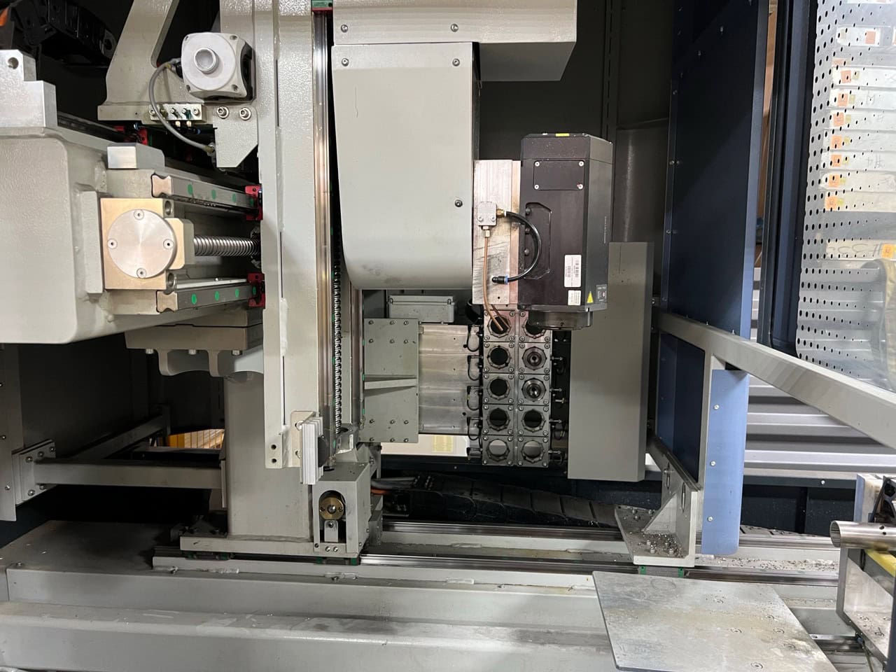 Haffner MAC 440-30 Aluminum Profile Processing Center, 2020 - Low Hours - Image 4