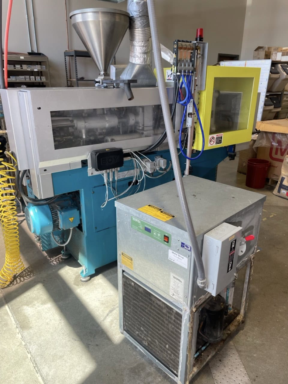 35 Ton 1.0 oz Boy 35A Injection Molding Machine, 2009 - Two Screws, New Barrel Heaters, Chiller - Image 5