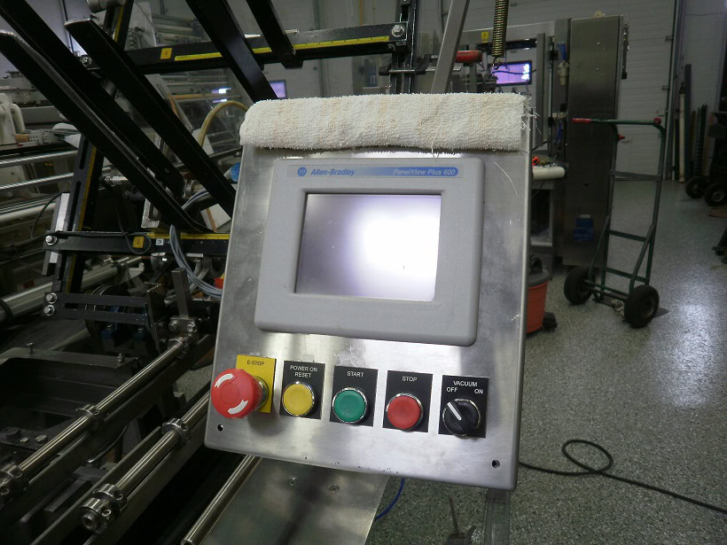 Langen B1-MG Semi-Automatic Pizza Cartoner, 2023 - Rebuilt controls, Nordson Vista 3400 Glue System with Guns - Image 8
