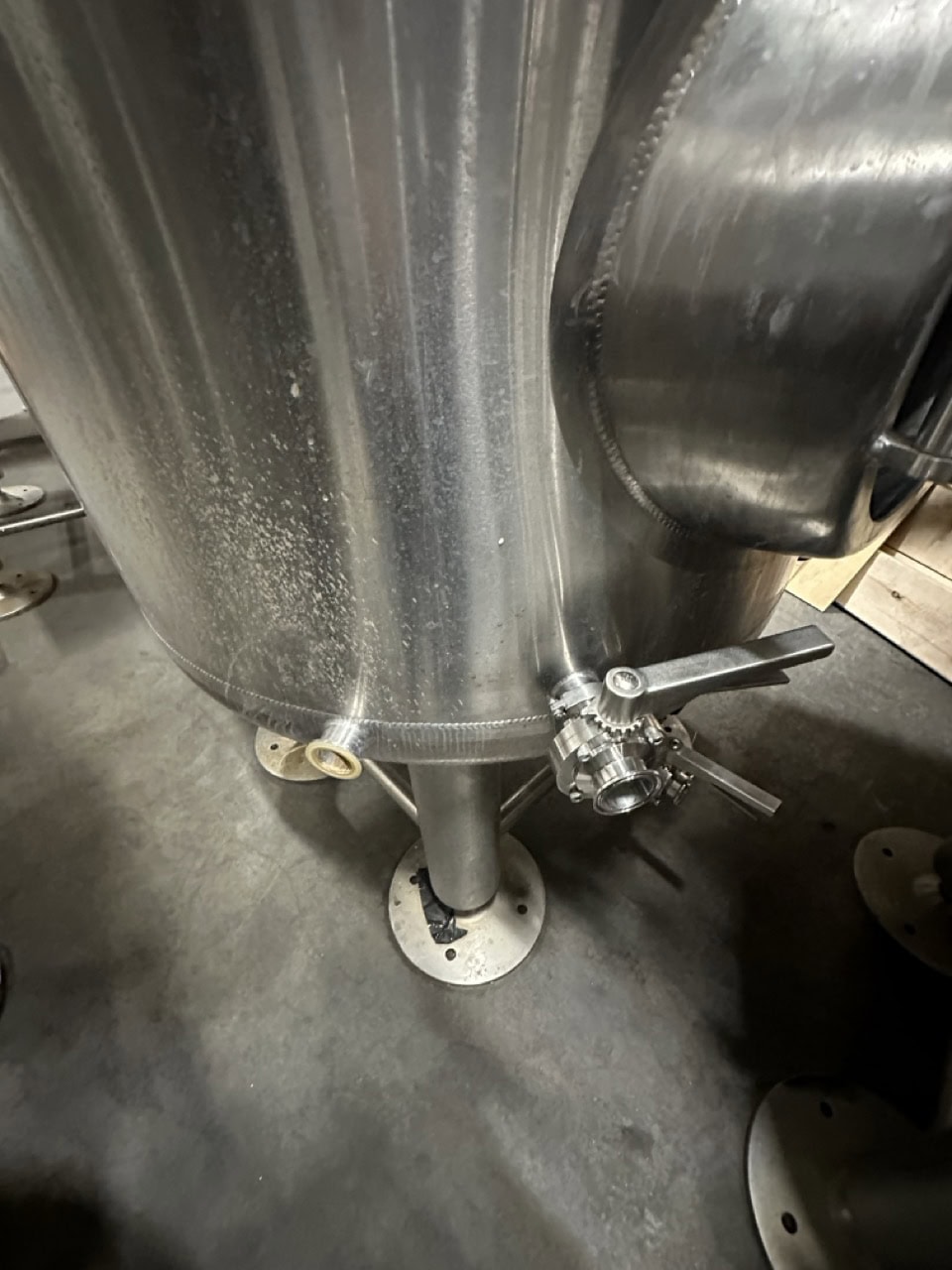 (4) 7 BBL Single Wall Brite Tanks - Image 9