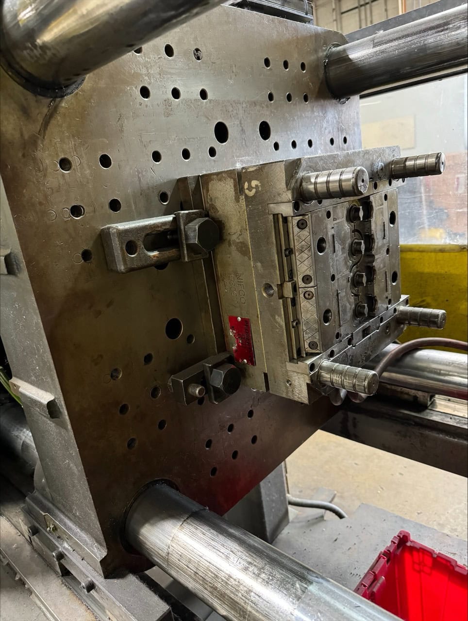 165 Ton 8oz Cincinnati Roboshot Milacron, 2000 - 29.5" x 29.5" Platen - Image 7