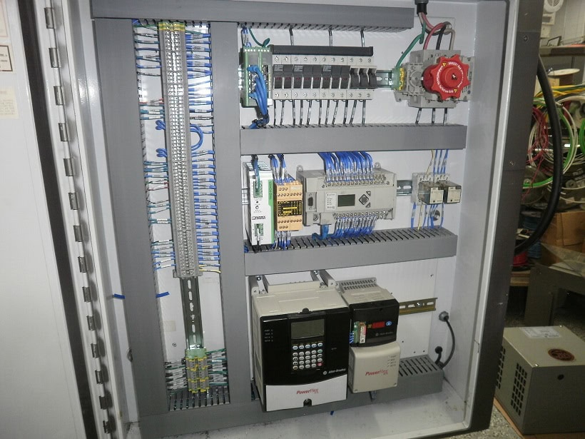 Langen B1-MG Semi-Automatic Pizza Cartoner, 2023 - Rebuilt controls, Nordson Vista 3400 Glue System with Guns - Image 7