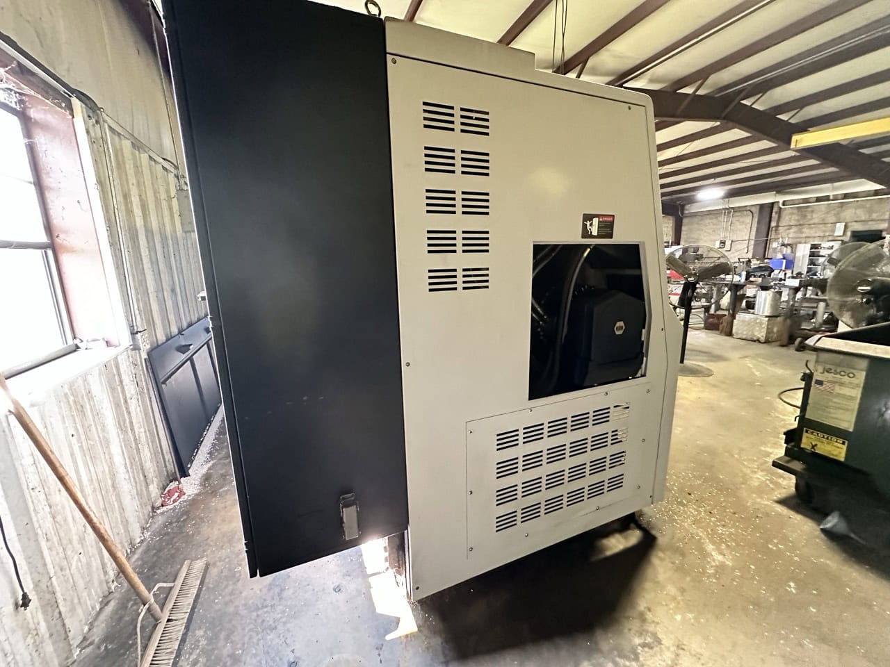 Doosan Puma 400C CNC Lathe, 2010 - 6.5" Big Bore, Tailstock, 16" Chuck - Image 5
