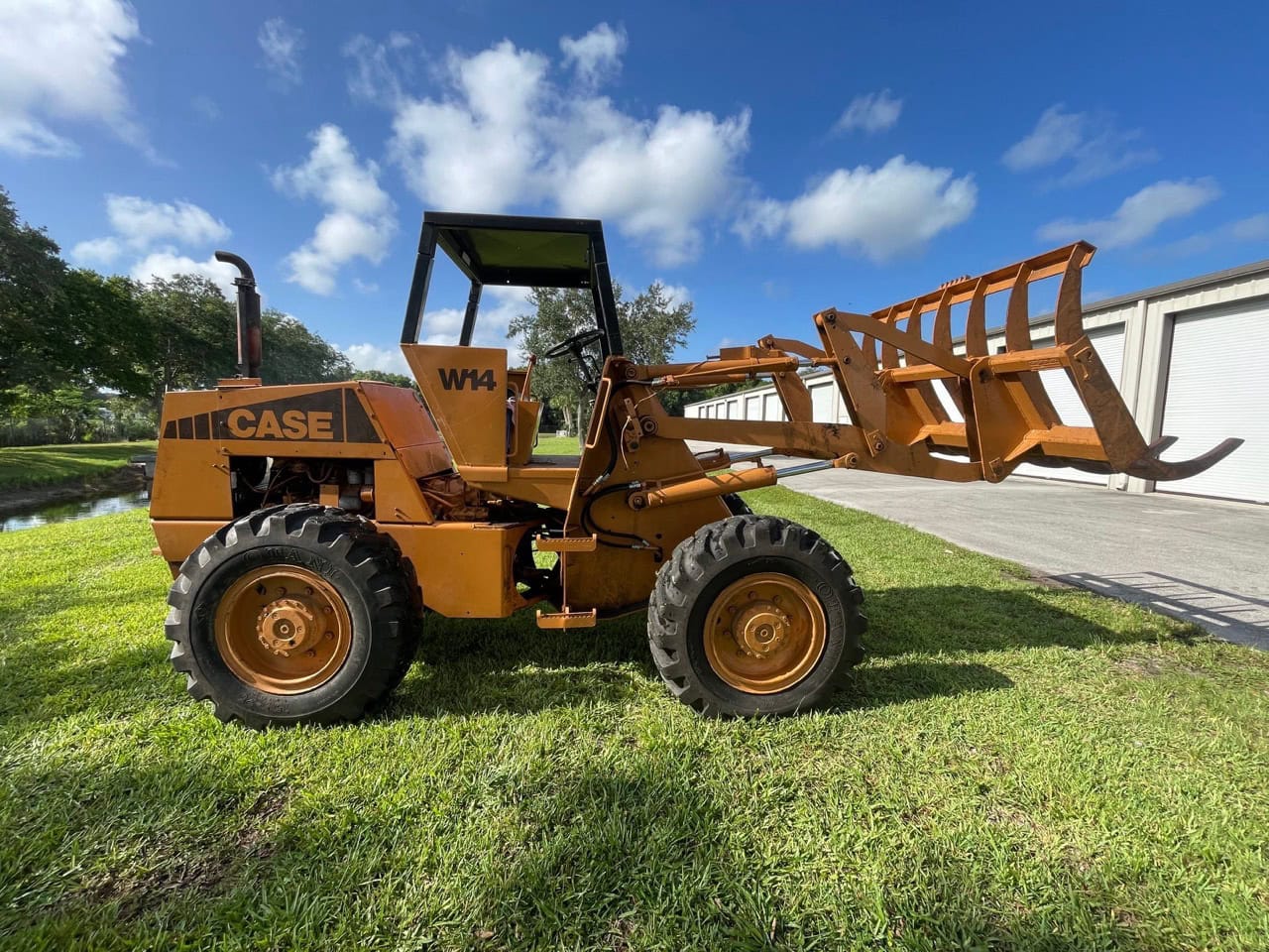 Pemberton Case W-14 Front End Loader - Image 6