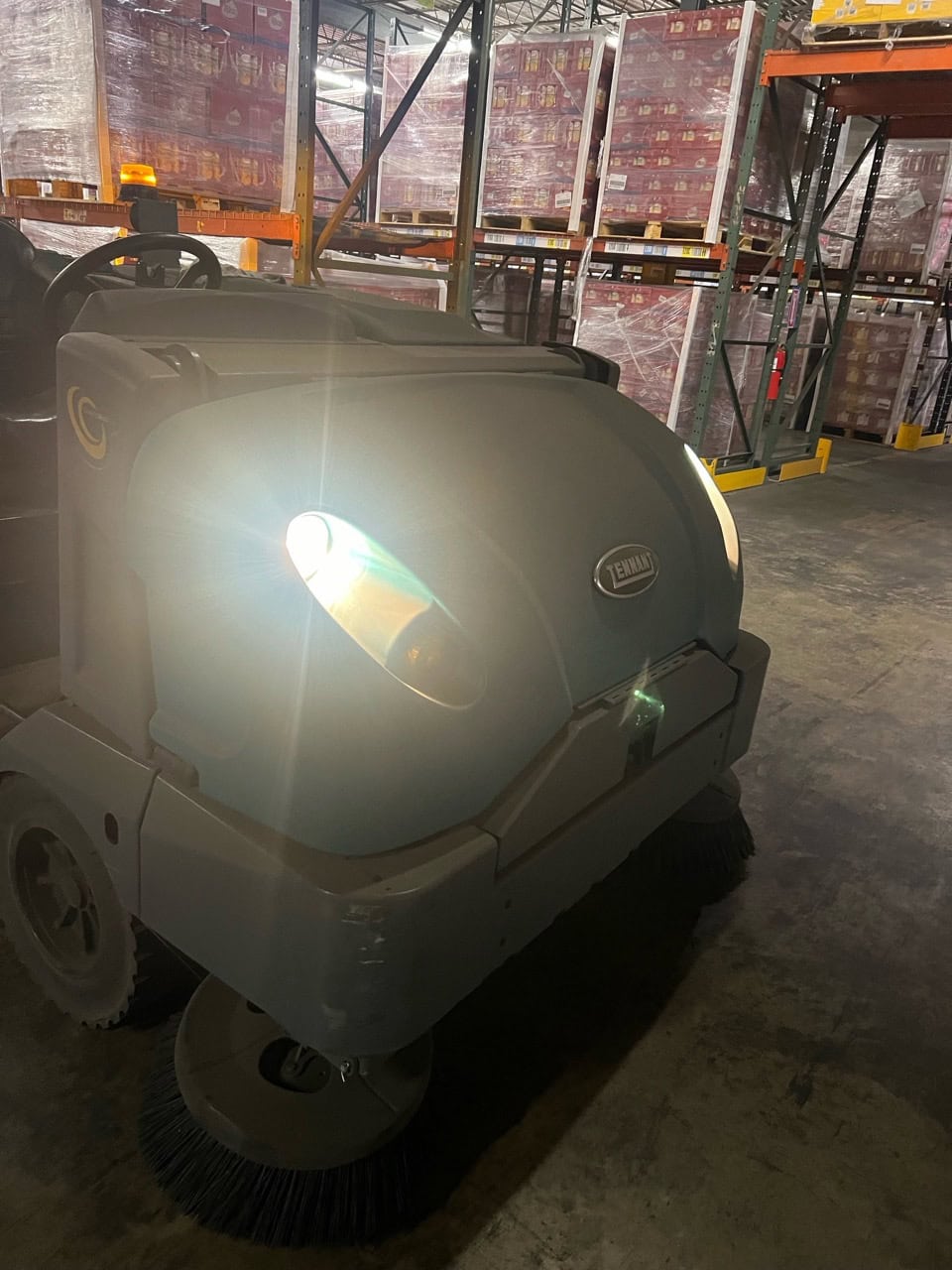 Tennant S30 Ride-On Scrubber & Sweeper - Image 3