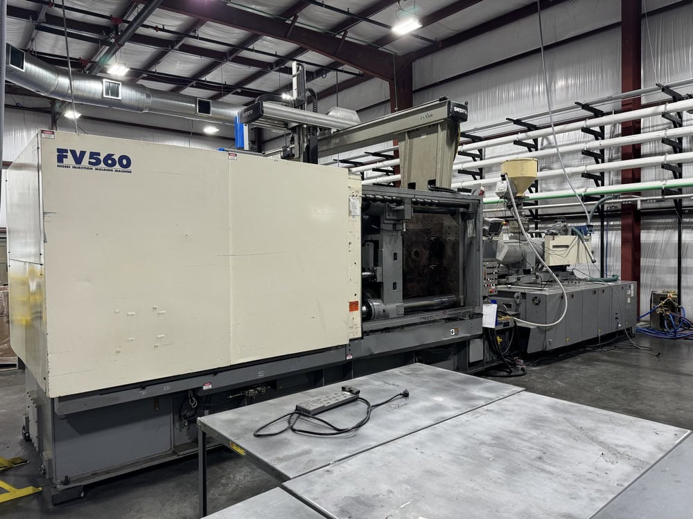 610 Ton 70.7 oz Shot Size Nissei FV560-210L Injection Molding Machine, 2008 - Core Pull, Hydraulic Knockout